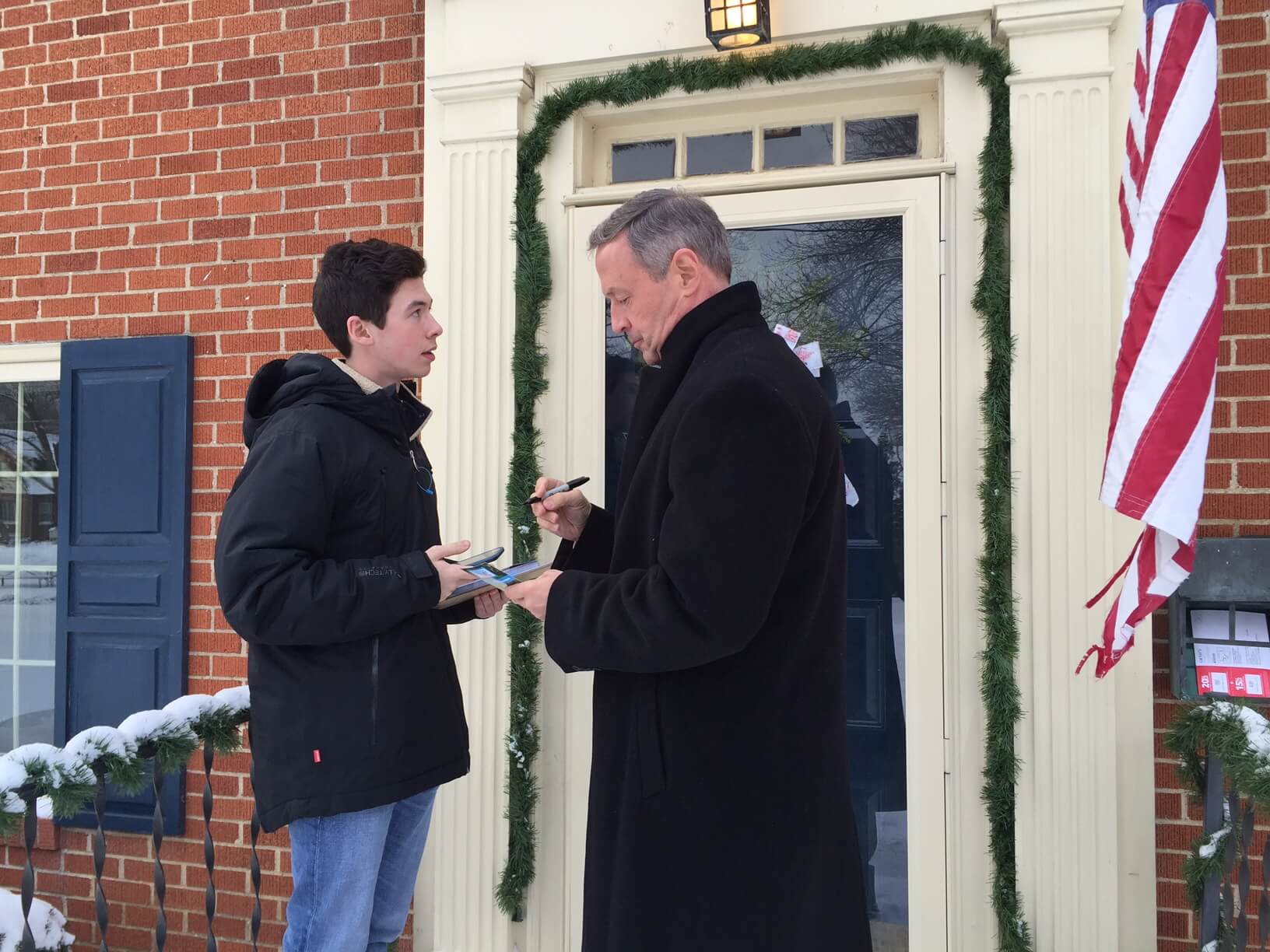 Martin O’Malley Soldiers On With Retail Efforts As Caucus Nears