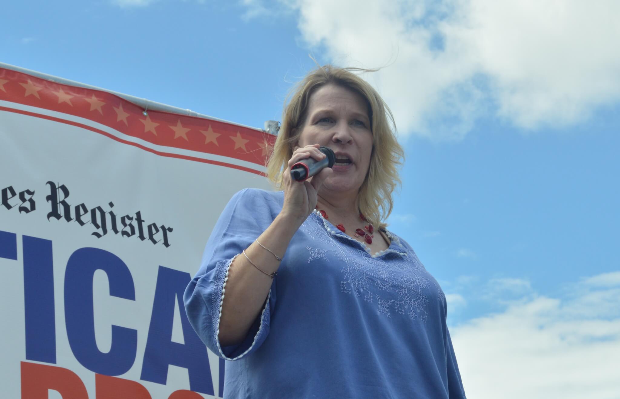 A Look At Iowa Candidates’ Messages Before Post-Labor Day Sprint