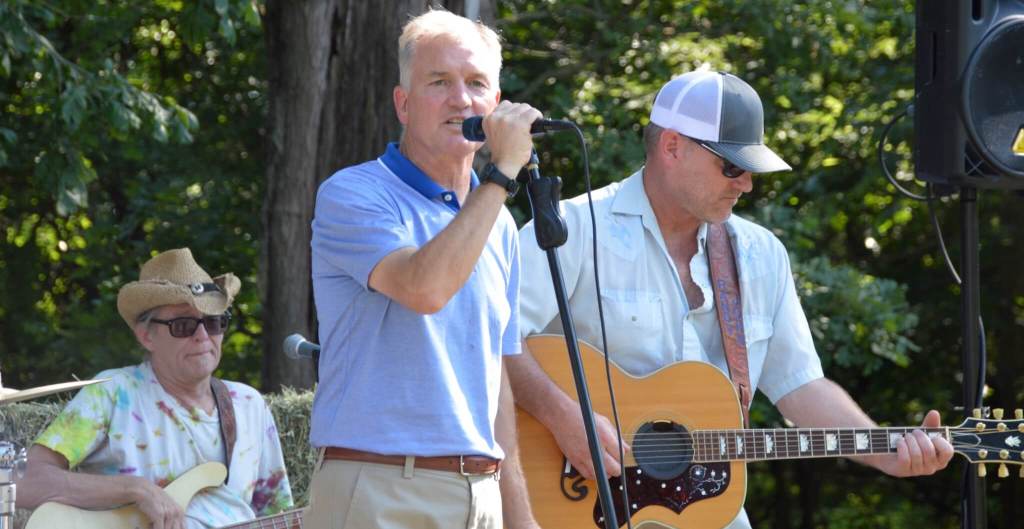 How Music Fans Are Split In The Governor’s Race (And Other Fun Numbers)