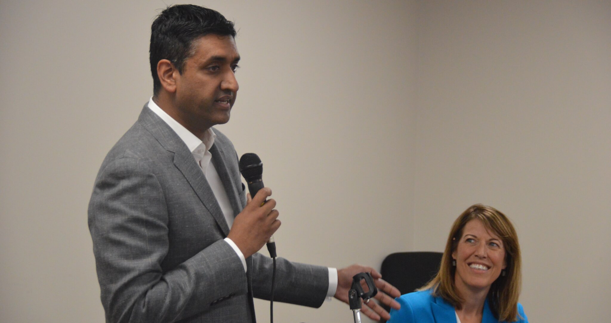 Rising Progressive Star Rep. Ro Khanna Stumps In Iowa For Democrats