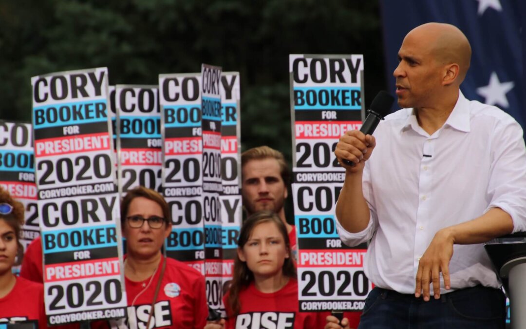 In Iowa, A Scramble For Cory Booker’s Prized Local Endorsers