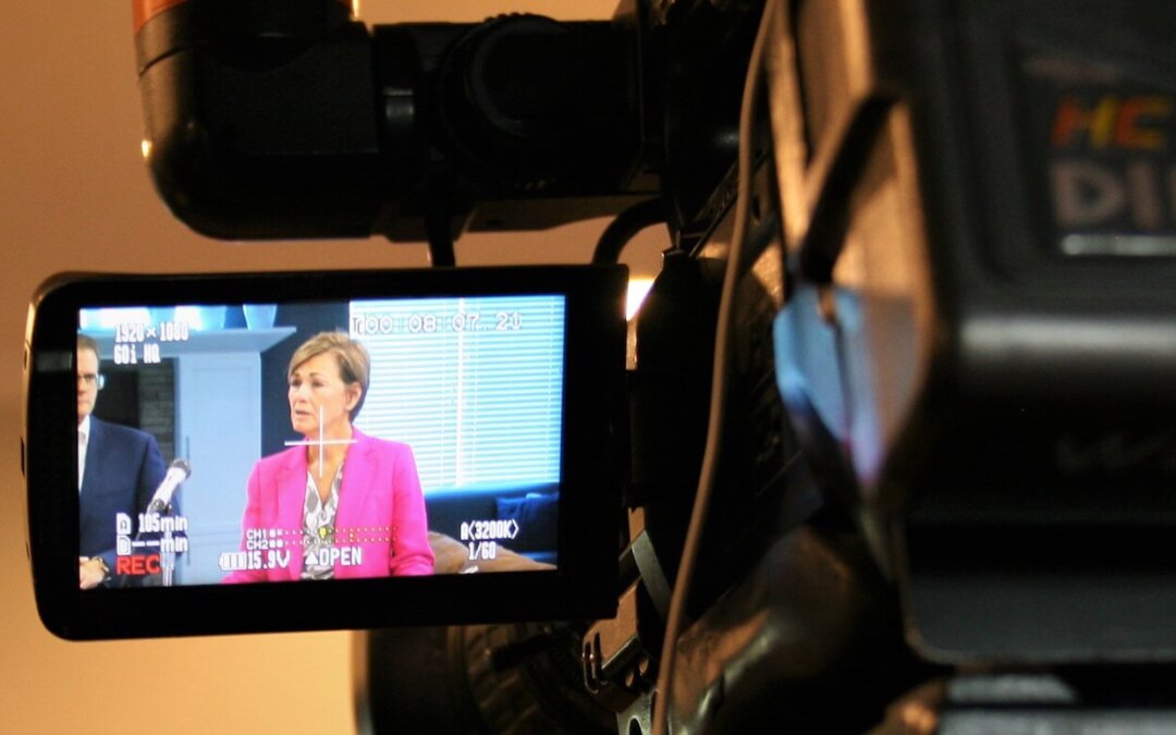 Iowa Lawmakers, Candidates Increase Calls For Stay-At-Home Order