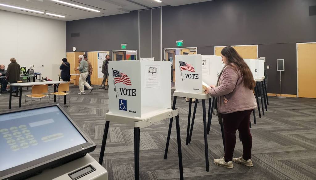 Despite ID Law, Poll Workers Help Ensure Iowans Vote