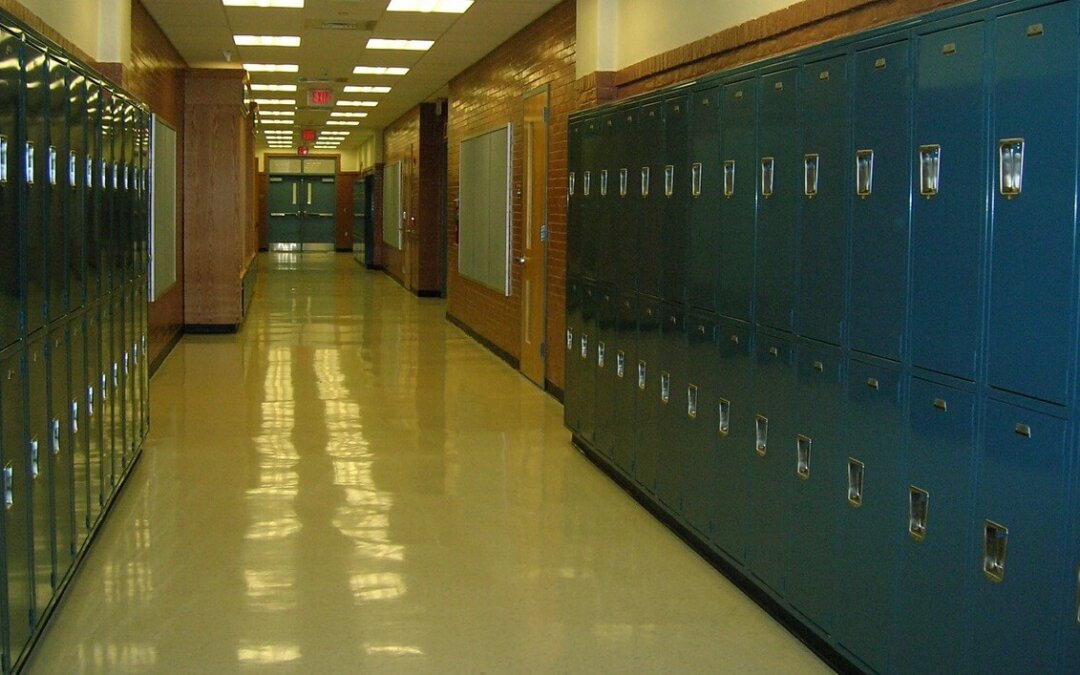 Reynolds Orders Schools To In-Person Class, Overturning Local Plans