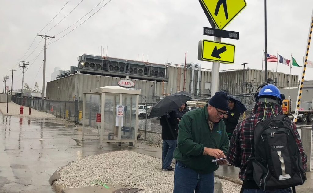 JBS workers at 2 Iowa plants win back pensions in national contract