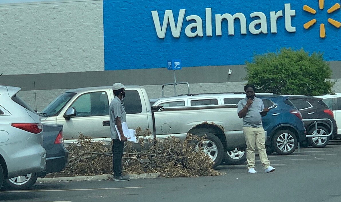 Kanye West Petition Gatherers Spotted In Iowa