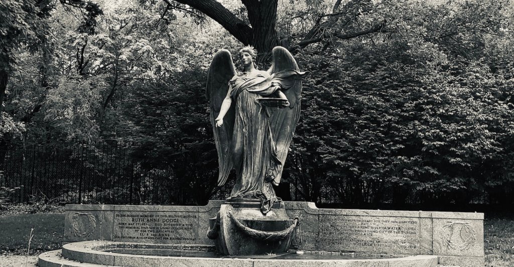 Seven Haunted Places In Iowa To Visit