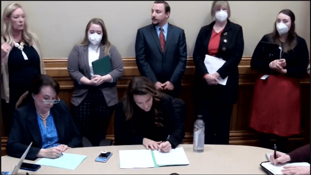 Iowa Bill Would Repay Student Loan Debt to Attract Mental Health Providers