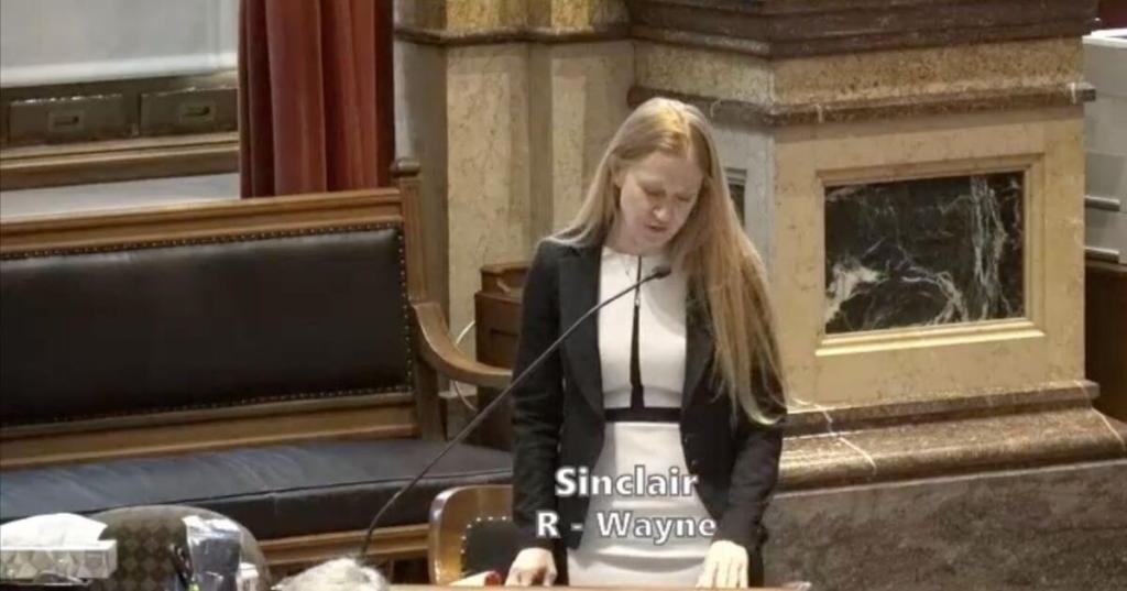 Iowa Senate Passes Bill to Allow Unpaid Volunteer Substitute Teachers