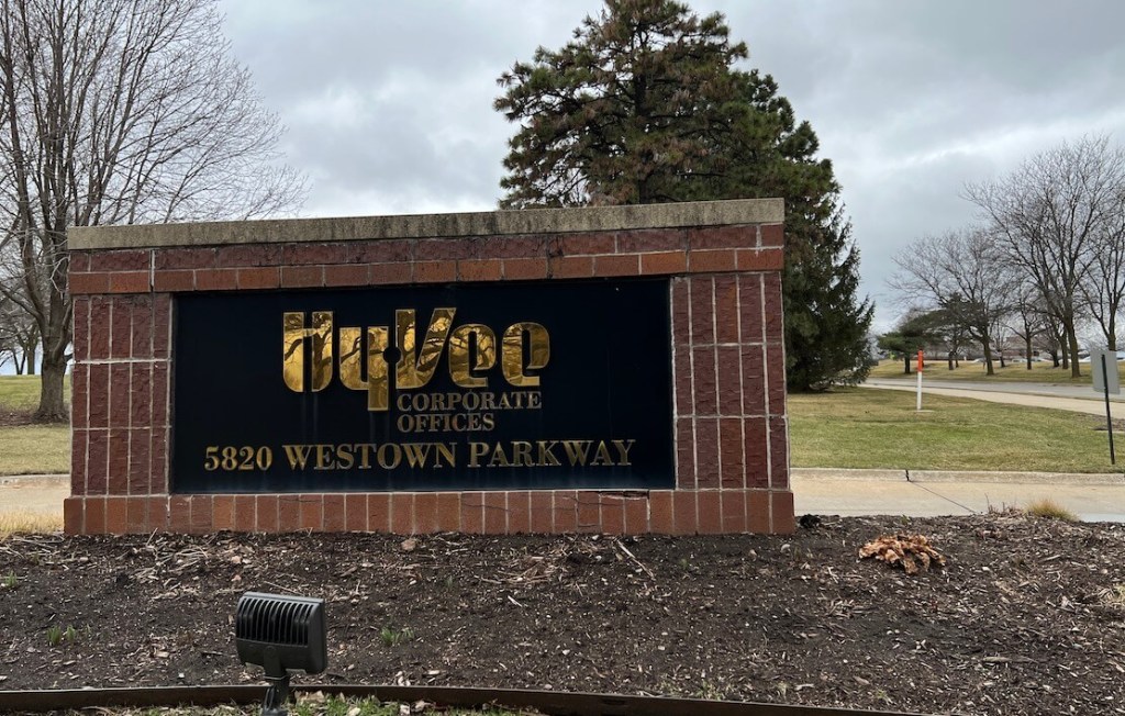 Hy-Vee Office Employees ‘Offered’ Retail Jobs Are Eligible For Unemployment Benefits