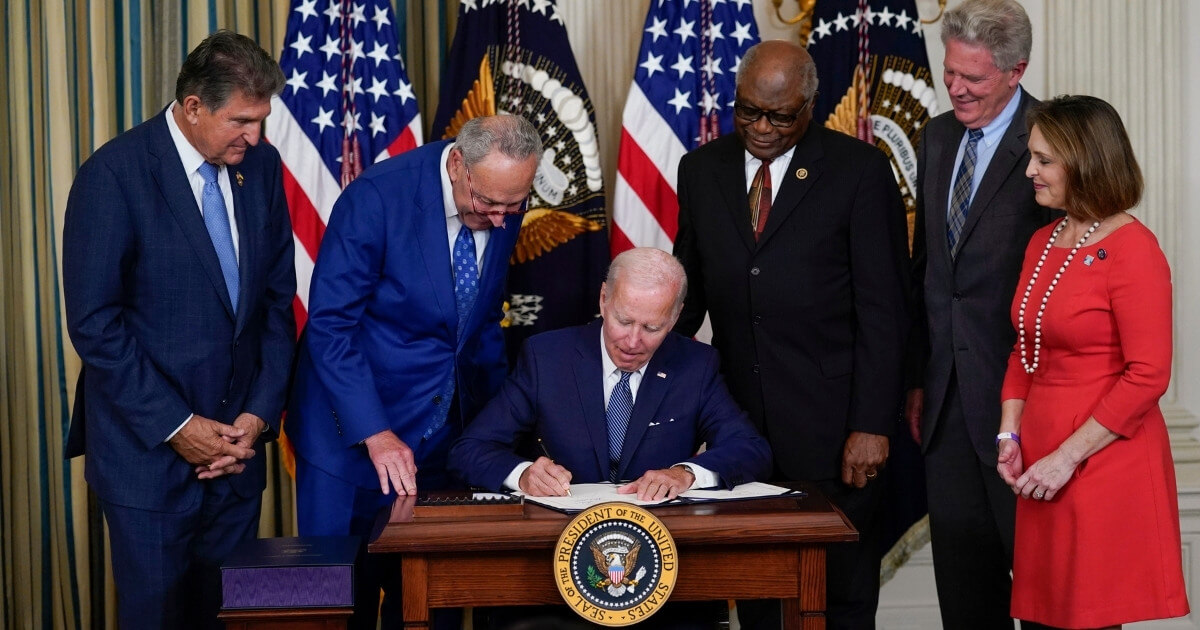 Seven Ways The Inflation Reduction Act Helps Iowans Seven Ways The Inflation Reduction Act Helps Iowans