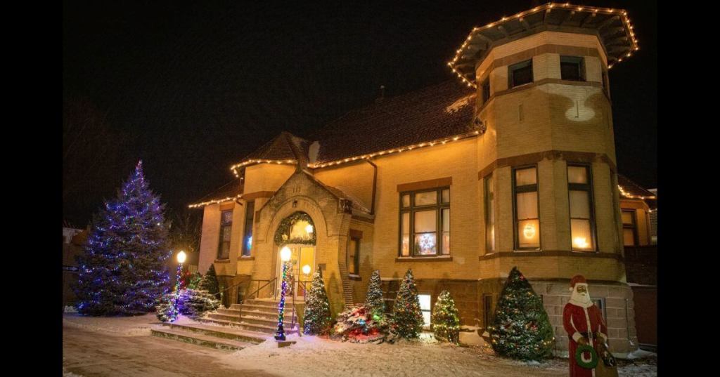 Everything You Need To Know About Santa’s Castle In Storm Lake