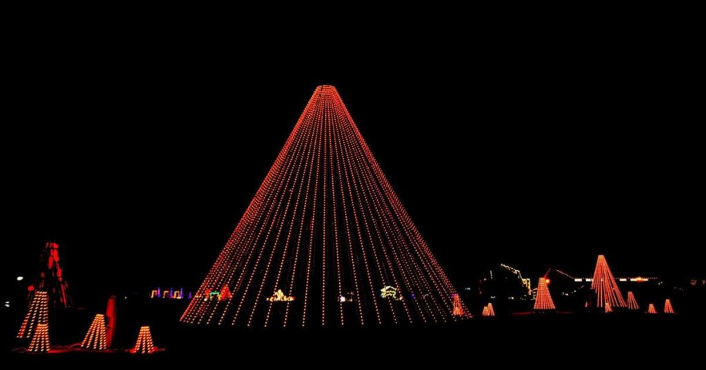 Best Places To See Holiday Lights Across Iowa