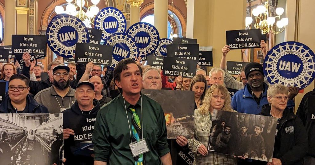 Feds Give Warning About Iowa’s Child Labor Law Rollback