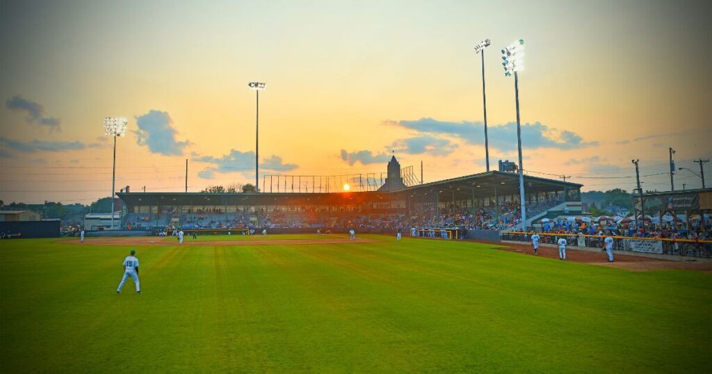 Clinton LumberKings stadium, semi-pro Iowa baseball