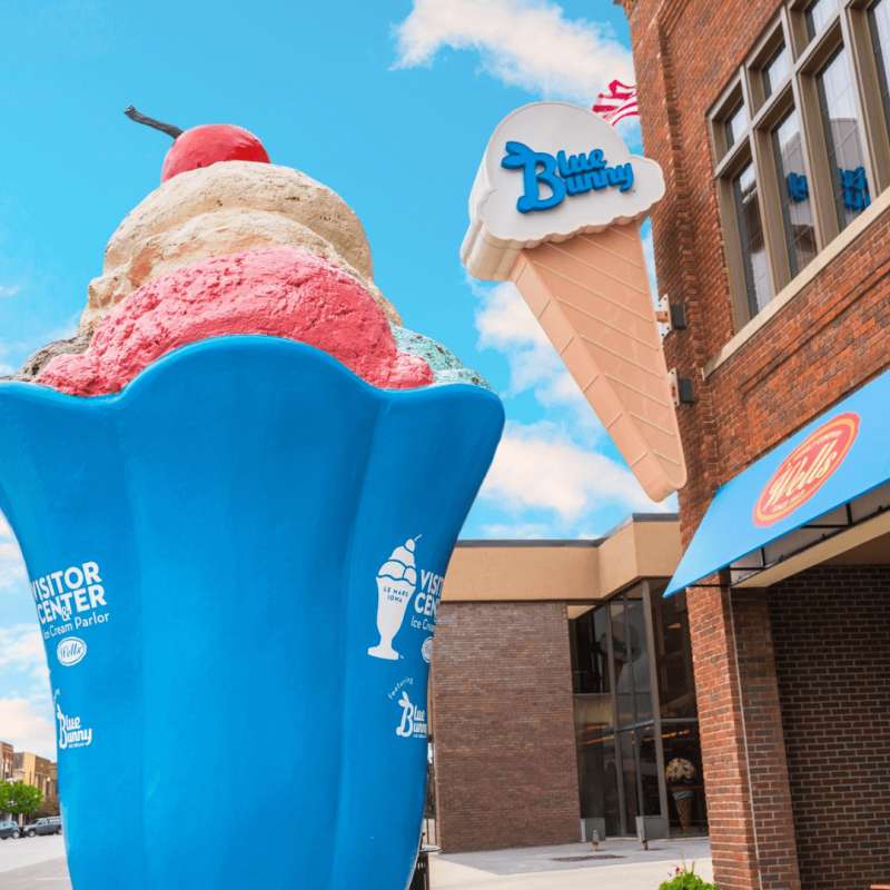 12 Foods to Put on Your Iowa Foodie Bucket List This Summer