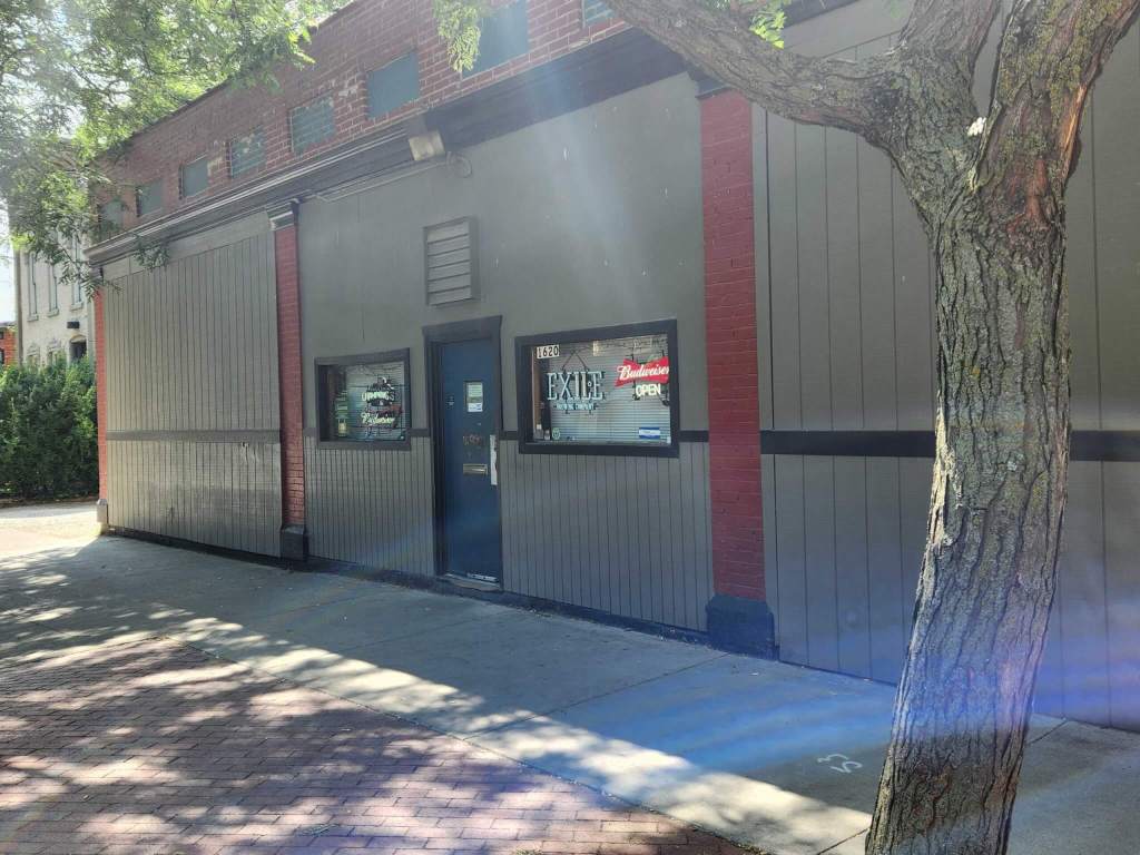 The 36 Best Dive Bars In Iowa, According To Iowans