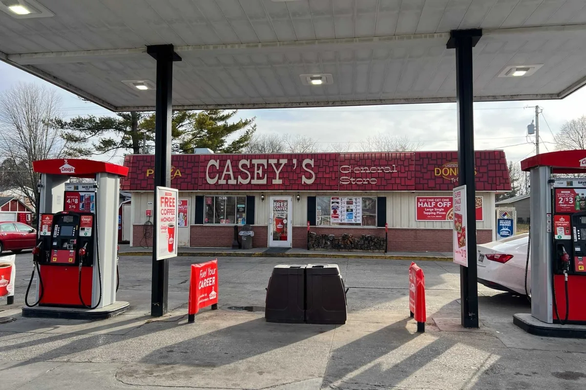 Casey’s staff shelters students fleeing Perry school shooting