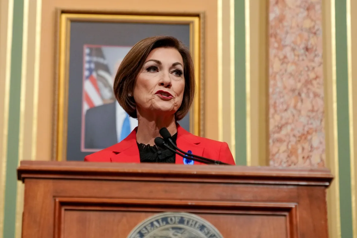 Kim Reynolds wants to bump teacher pay, but is there a catch? Kim Reynolds wants to bump teacher pay, but is there a catch?