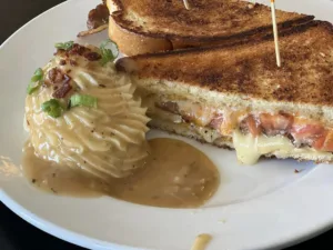 5 hidden restaurants in eastern Iowa that are worth the drive