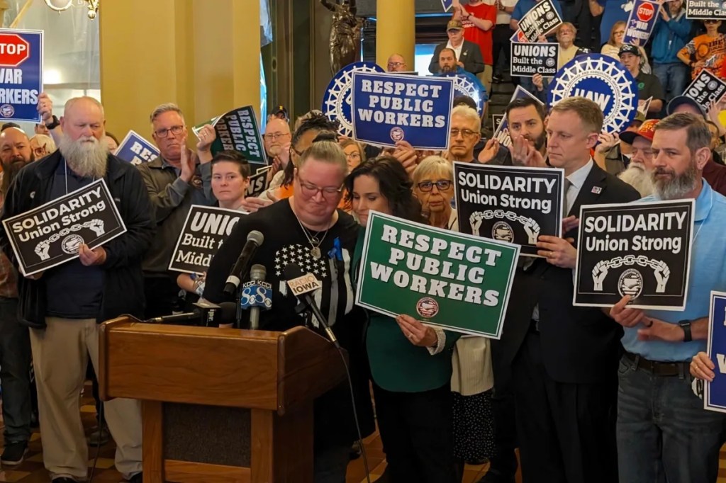 Widow of Iowa correctional officer killed on the job speaks in support of unions