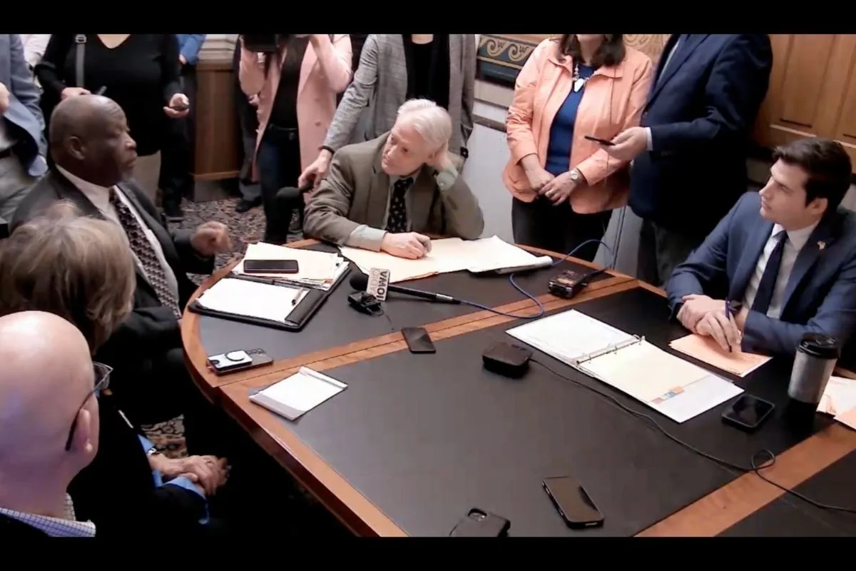 ‘There’s no reason:’ Iowans question motive of Republican library bills ‘There’s no reason:’ Iowans question motive of Republican library bills