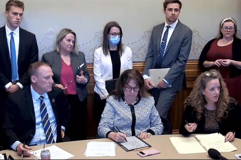 Iowa Senate bill would expand postpartum coverage, but limit participants