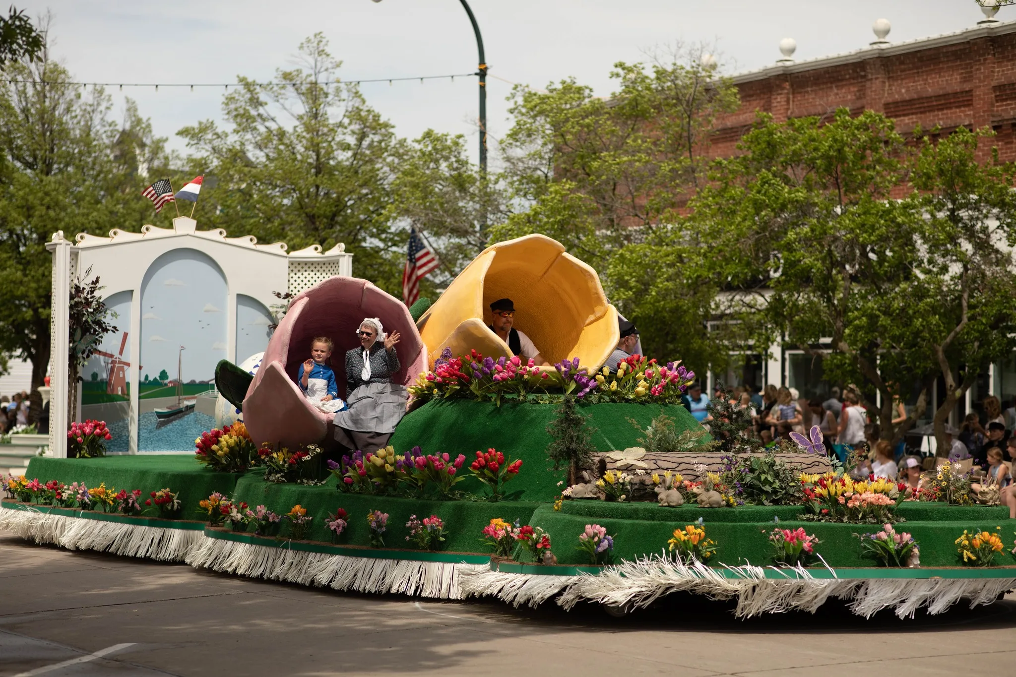 In bloom: When & where to see tulips in Iowa