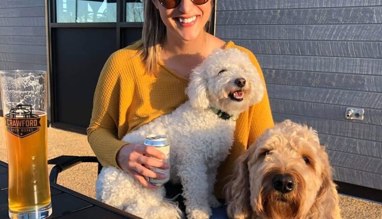 Dog-friendly bars, breweries, & restaurants in Davenport