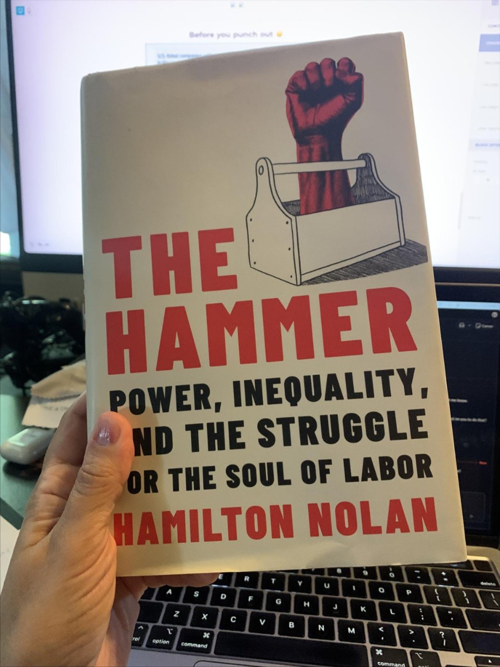 🍕 Casey’s Workers: $15/hour. Casey’s CEO: $10.6M
