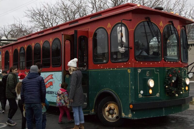 9 Holiday train & trolley rides in Iowa