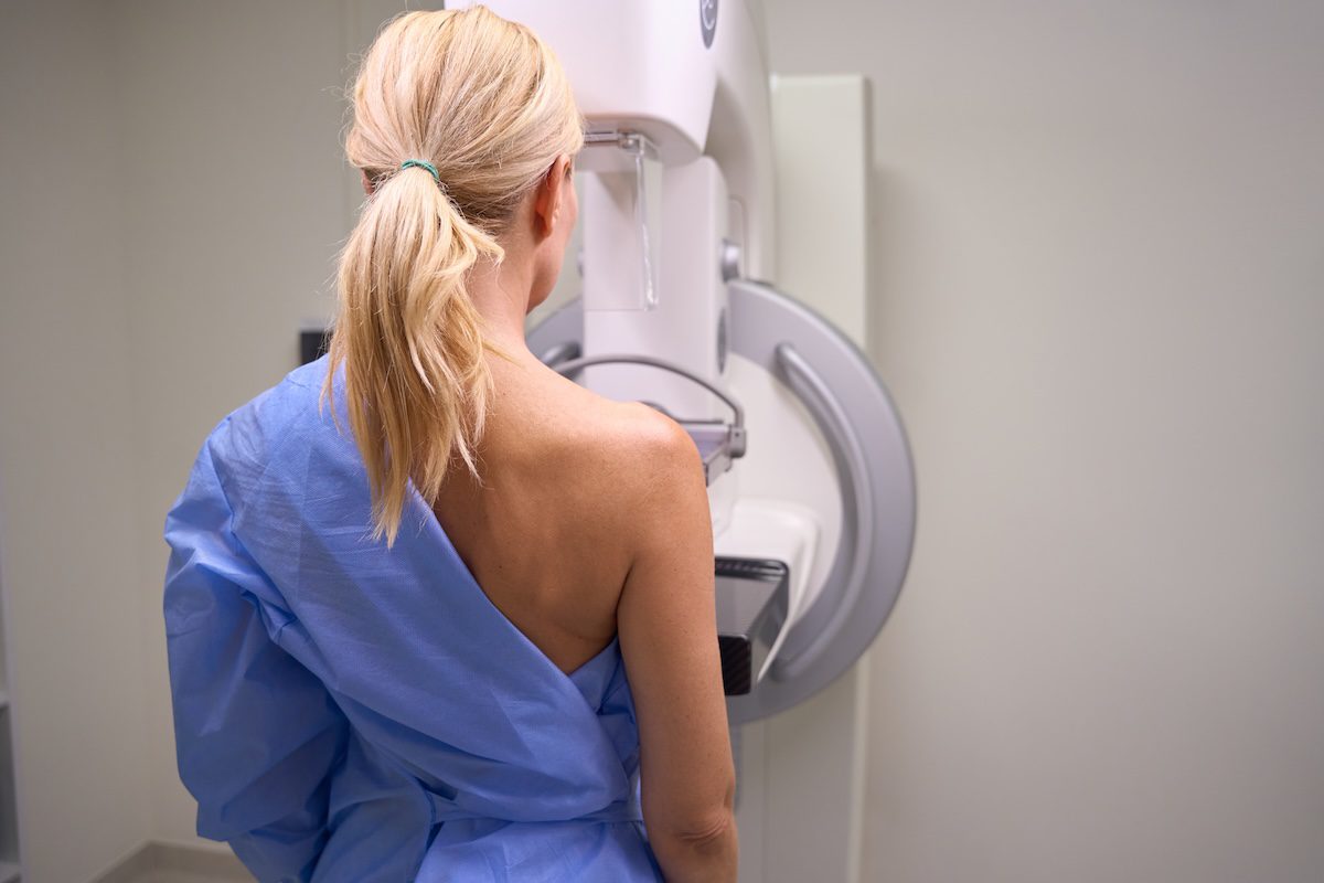 What are some cancer screening and treatment options in Iowa?