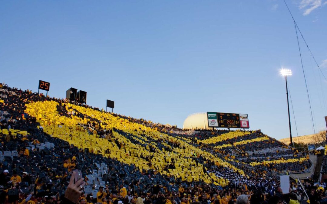 From the Wave to Campaniling, 6 fun traditions Iowa college students can look forward to
