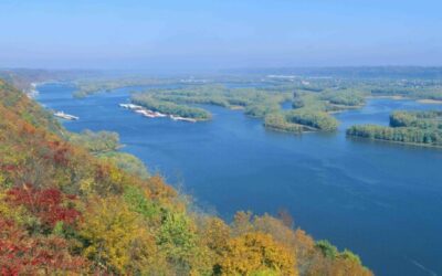 Guide to Pikes Peak State Park: Camping, hikes, fees, & more
