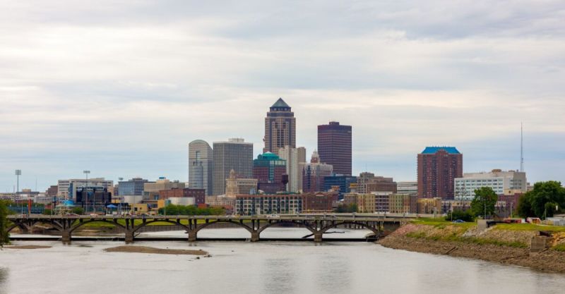 The environmental advocacy group Food & Water Watch has announced a 20-point "clean water blueprint" it says would help protect Iowa's waterways from toxic levels of nitrate and phosphorous pollution. Manure from large-scale agriculture operations routinely pollutes ground and surface water nearby.