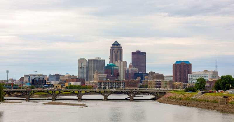 The environmental advocacy group Food & Water Watch has announced a 20-point "clean water blueprint" it says would help protect Iowa's waterways from toxic levels of nitrate and phosphorous pollution. Manure from large-scale agriculture operations routinely pollutes ground and surface water nearby.