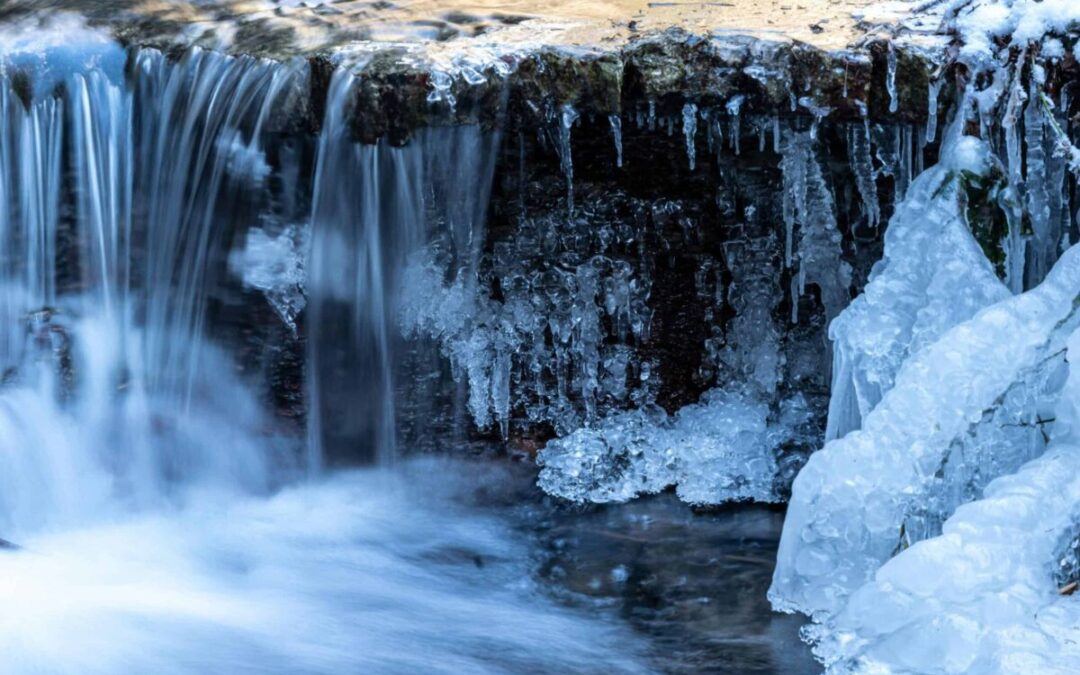 6 Iowa waterfalls that are even more stunning in winter