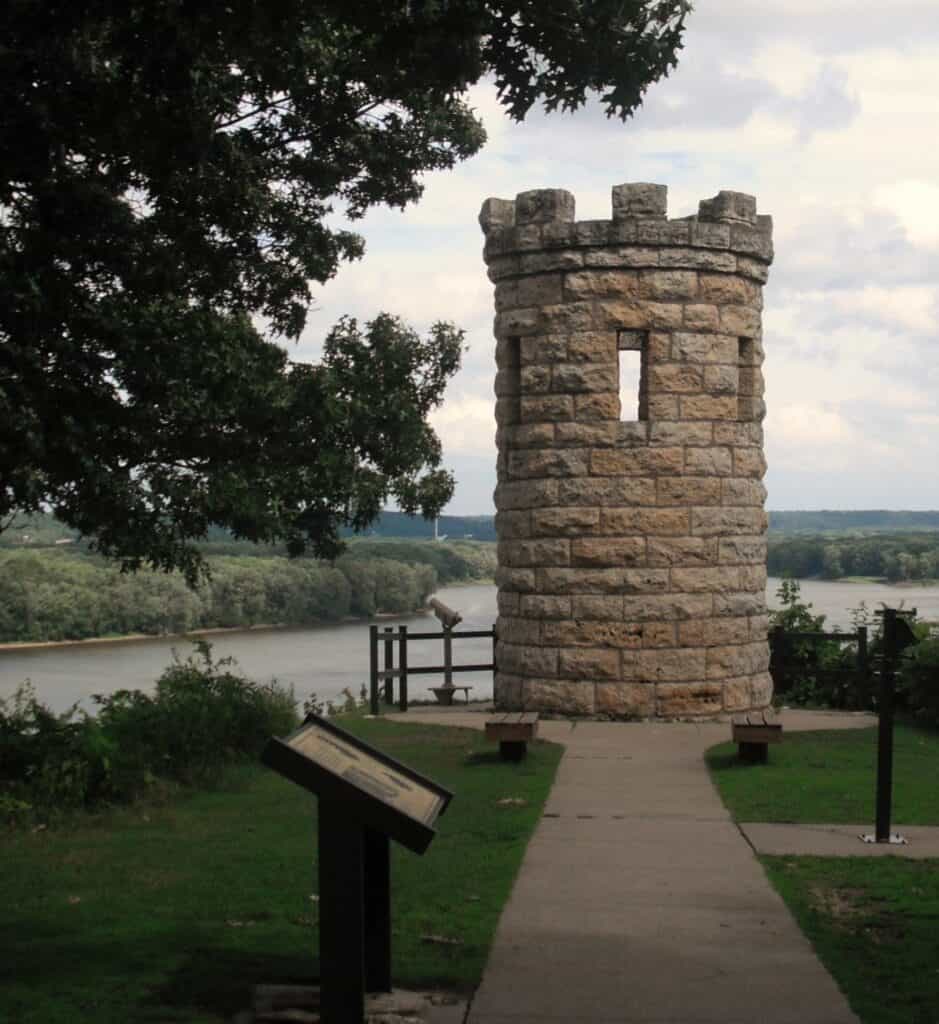 The Julien Dubuque Monument at Mines of Spain is a great spot for a picnic or a scenic view. (CC BY-SA 3.0/Wikimedia Commons)